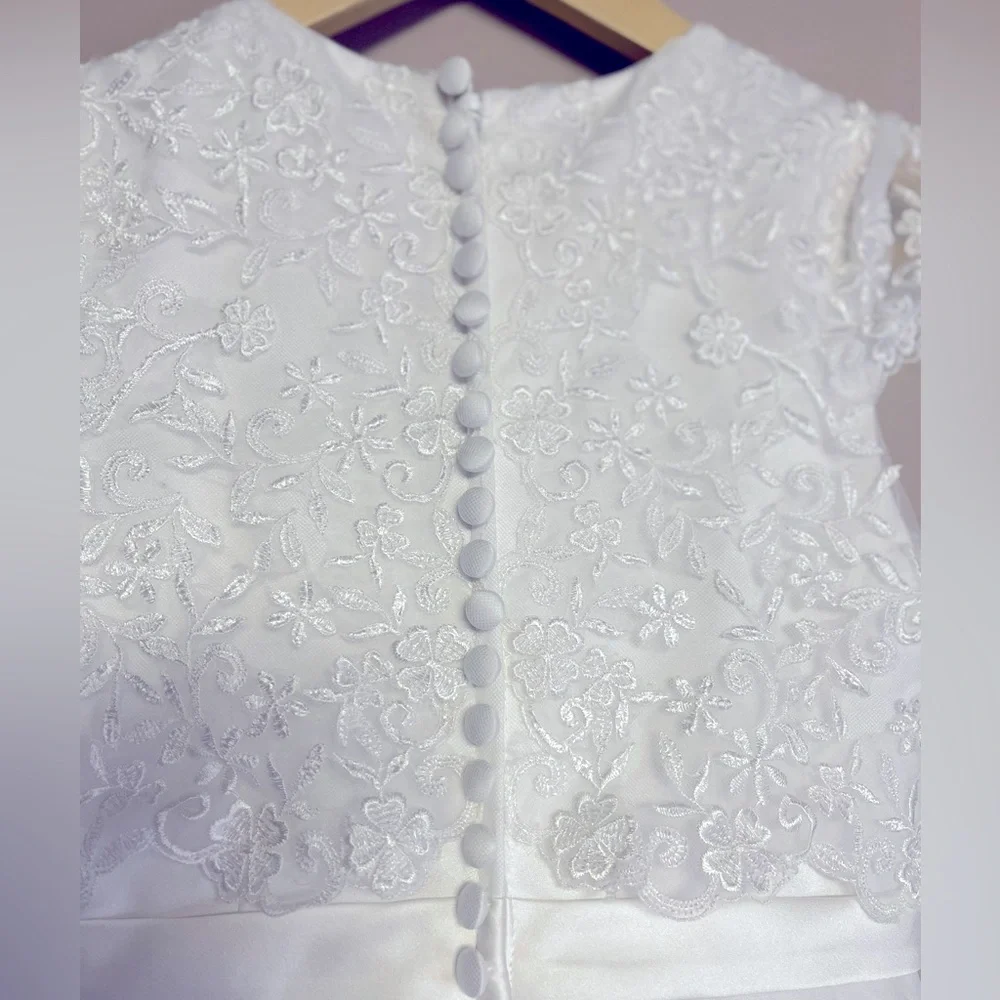 Elegant White Lace Kids Dress size 8 - Picture 3 of 6